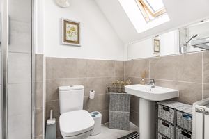 En-suite- click for photo gallery